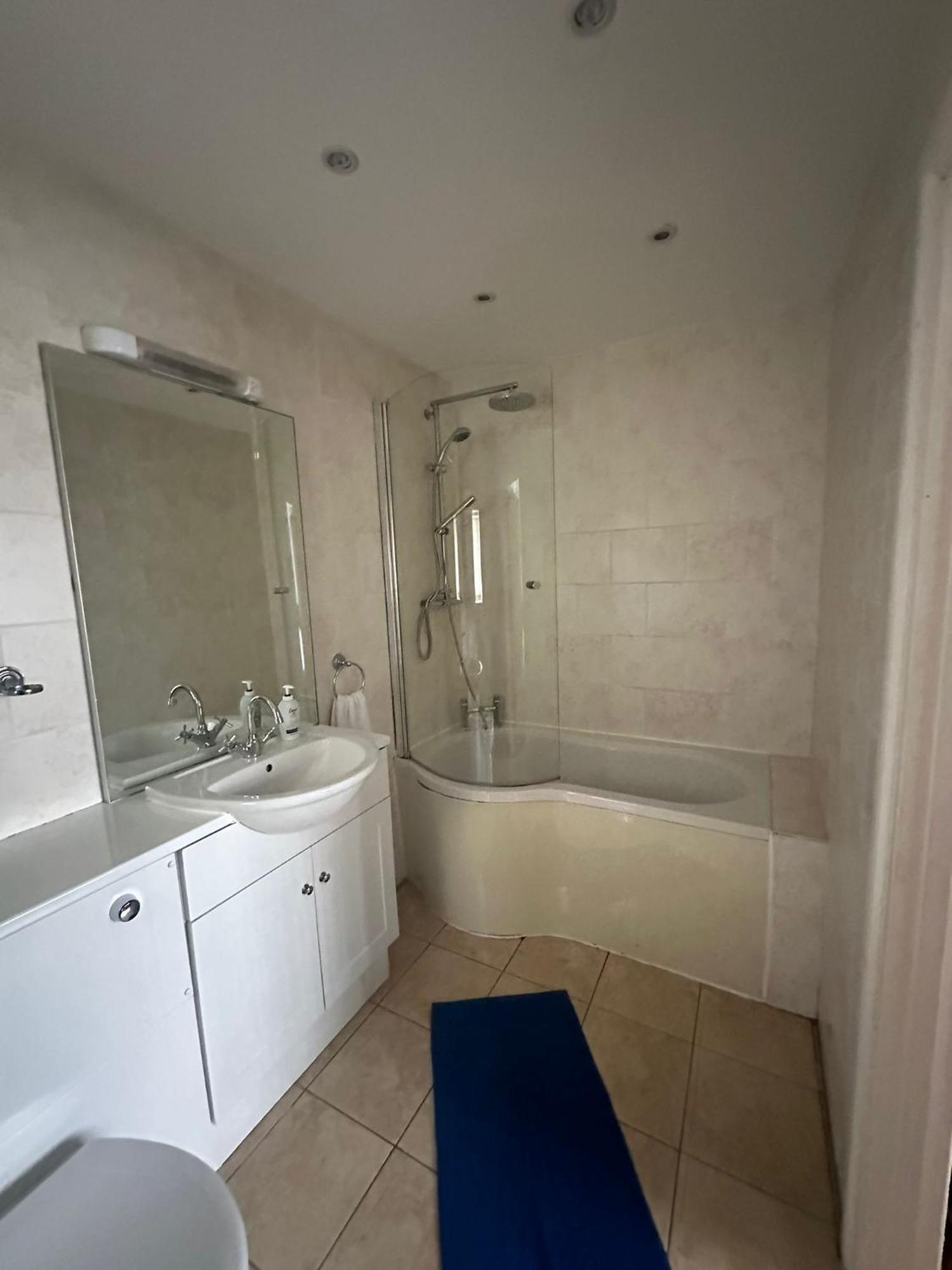 3 Luxury En-Suite Bedrooms Кардифф Экстерьер фото